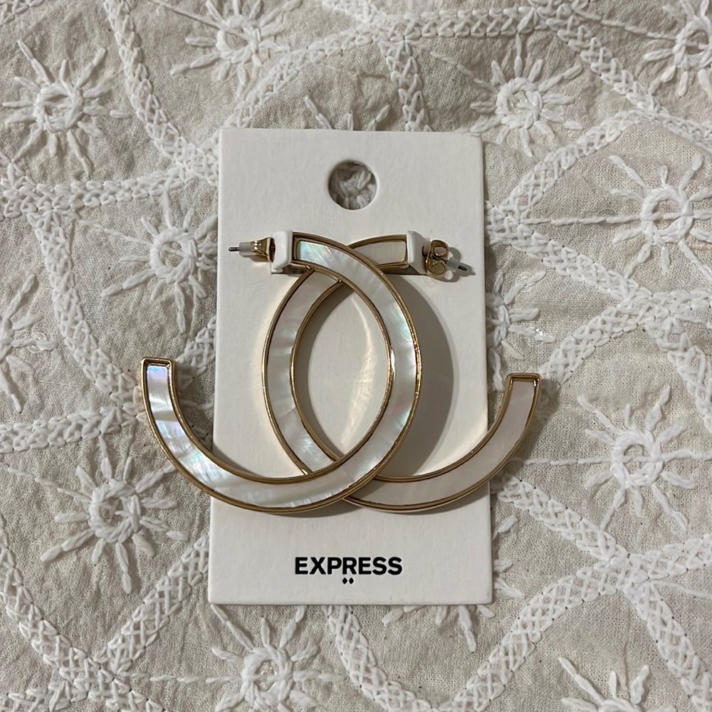 Express nwt mother of Pearl style large hoop gold